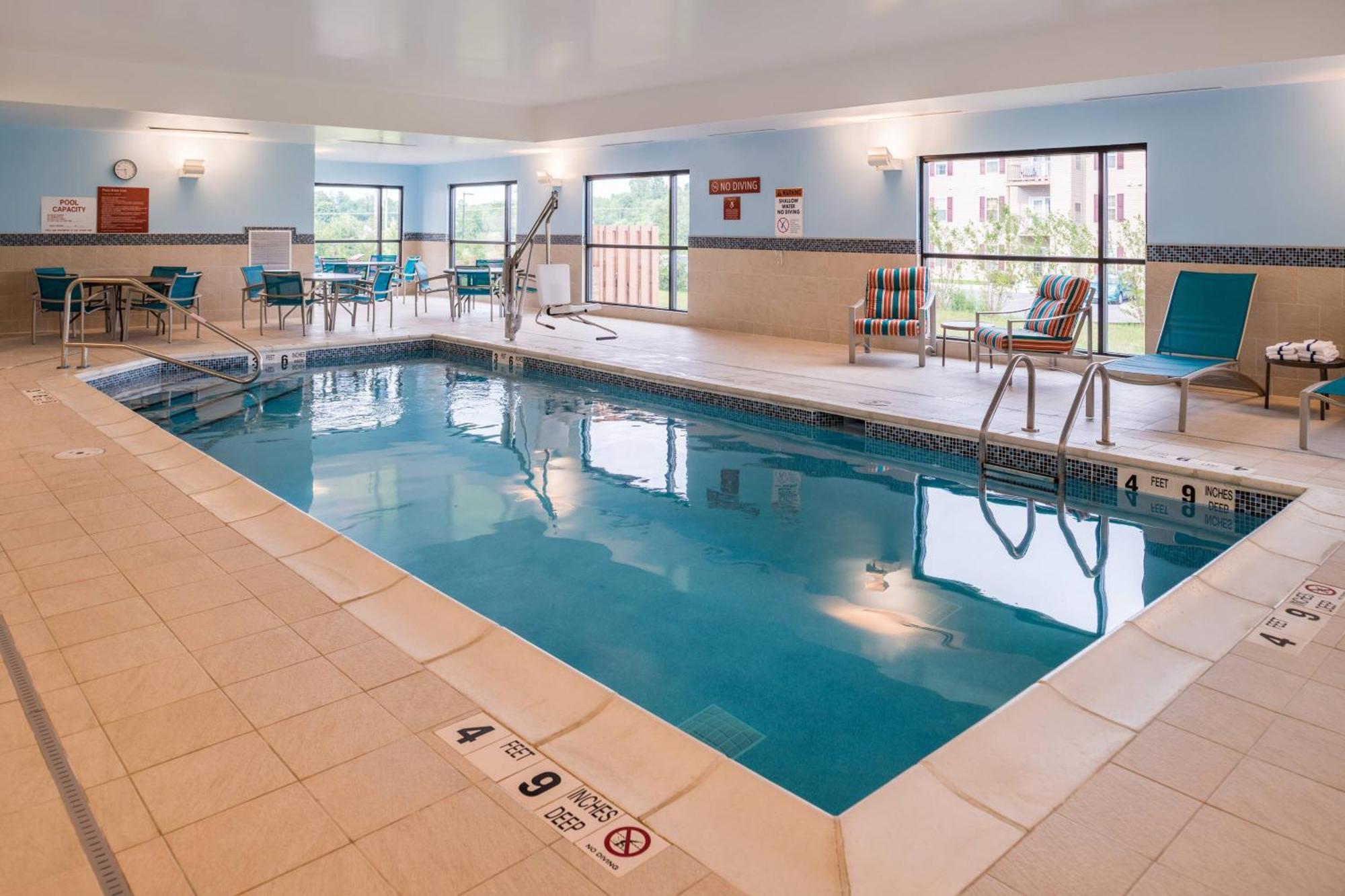 Towneplace Suites By Marriott New Hartford Exteriér fotografie