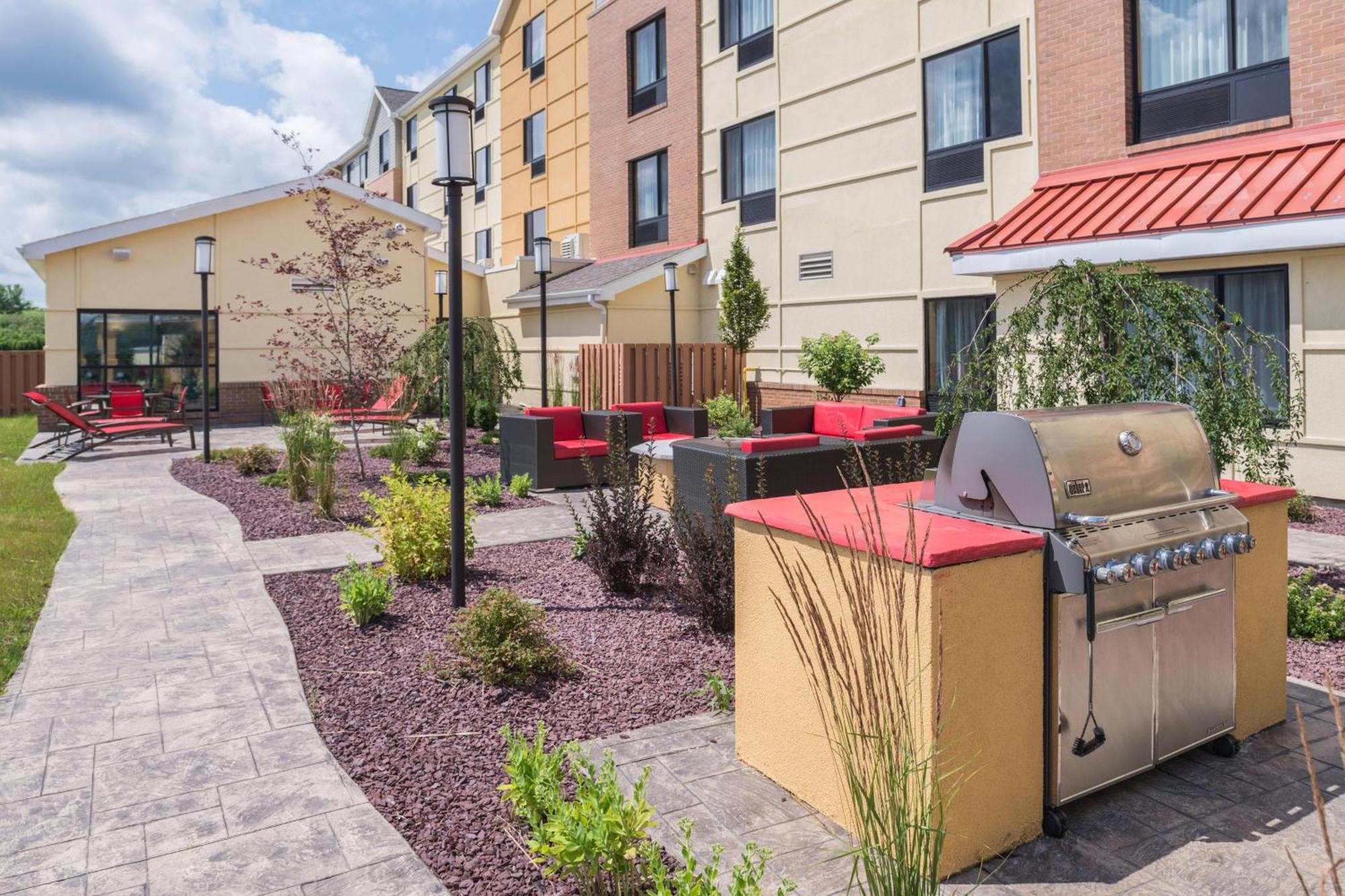 Towneplace Suites By Marriott New Hartford Exteriér fotografie