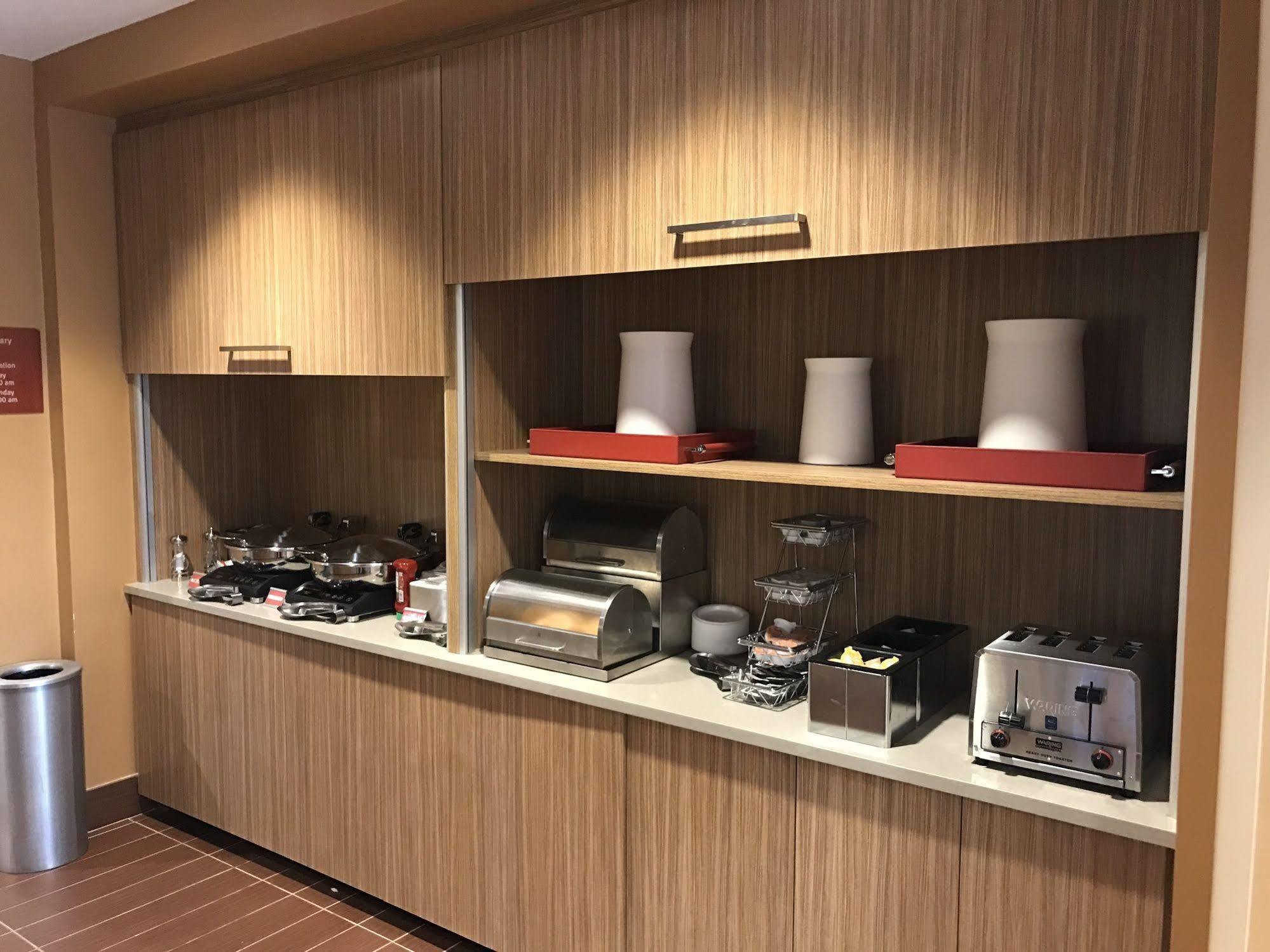 Towneplace Suites By Marriott New Hartford Exteriér fotografie